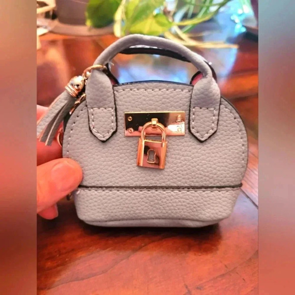 Miniature handbag charms You get one - Picture 4 of 15